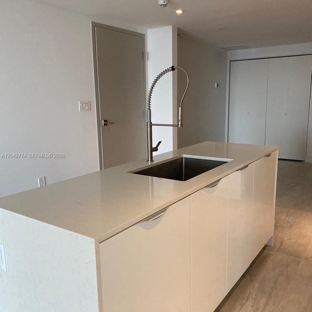 9521 E Bay Harbor Dr , Unit 605, Bay Harbor Islands, FL 33154 Photo