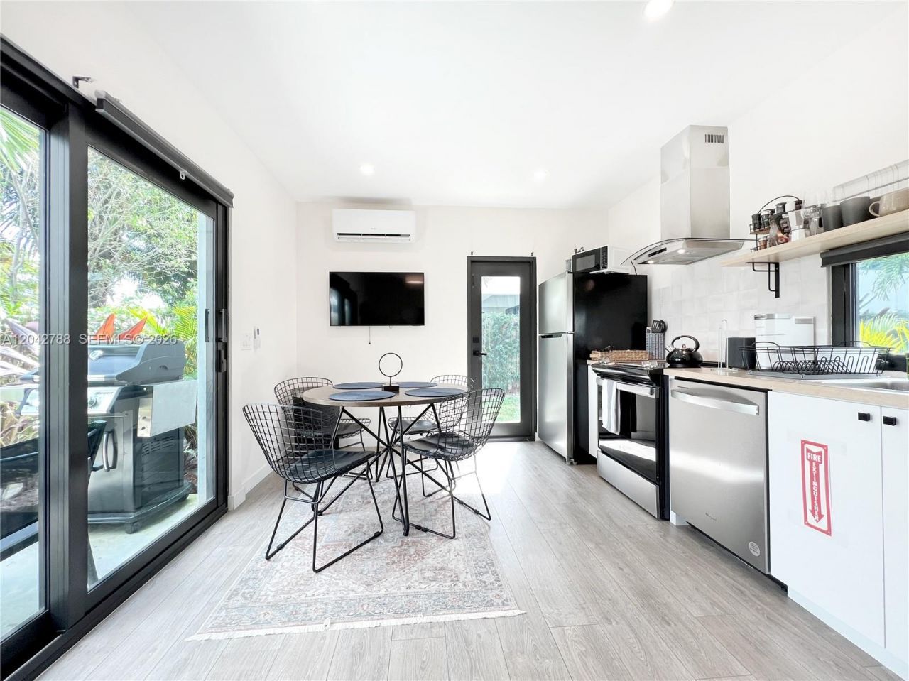 1240 NE 17th Ave, Unit 2, Fort Lauderdale, FL 33304 Photo