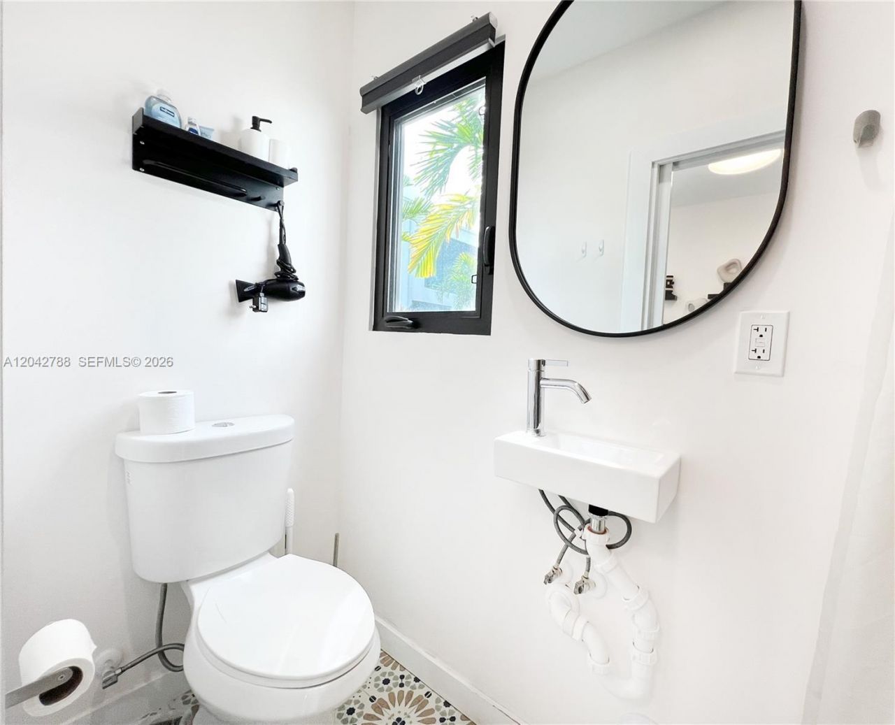 1240 NE 17th Ave, Unit 2, Fort Lauderdale, FL 33304 Photo