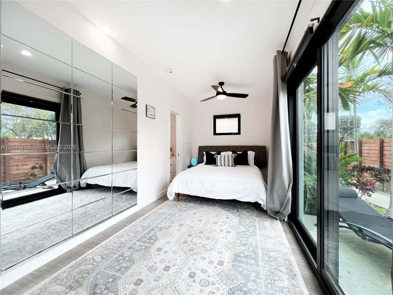 1240 NE 17th Ave, Unit 2, Fort Lauderdale, FL 33304 Photo