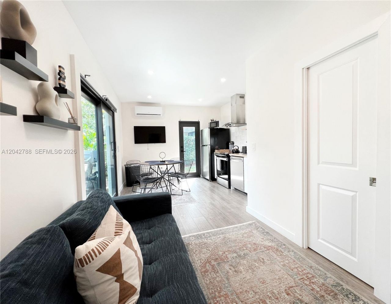1240 NE 17th Ave, Unit 2, Fort Lauderdale, FL 33304 Photo