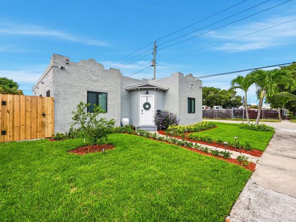 424 Putnam Road, West Palm Beach, FL 33405