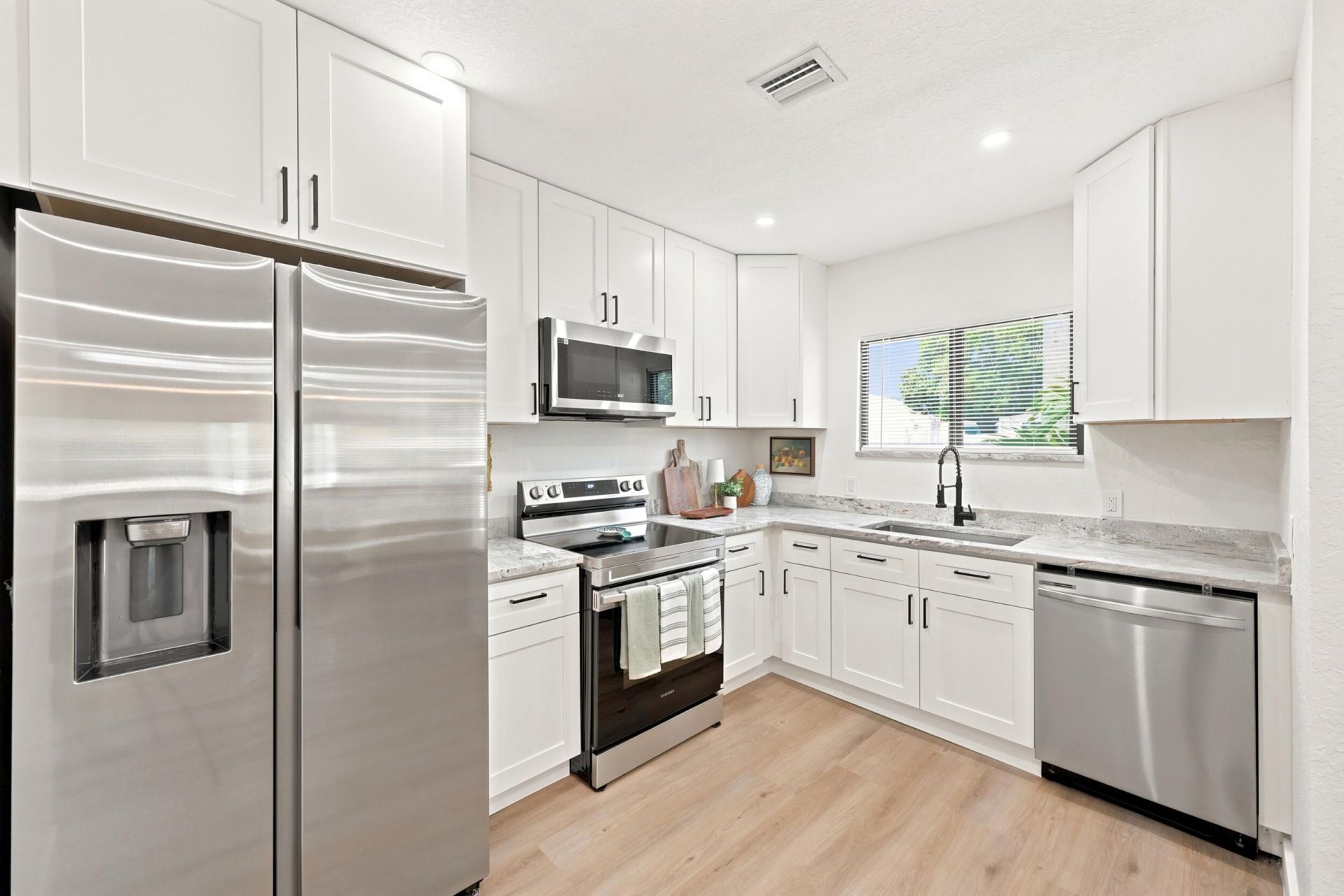 424 Putnam Road, West Palm Beach, FL 33405 Photo