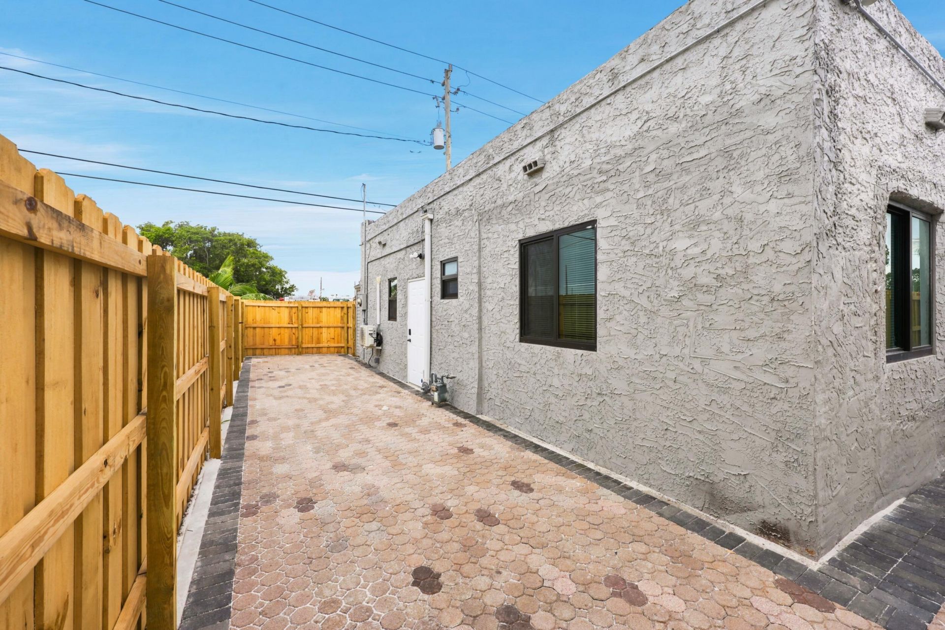 424 Putnam Road, West Palm Beach, FL 33405 Photo