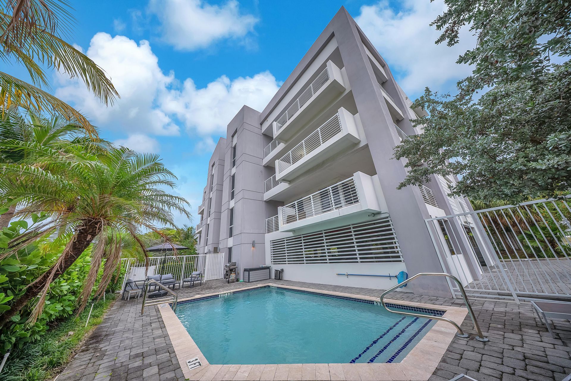 51 SE 19th Avenue, Unit 303, Deerfield Beach, FL 33441 Photo