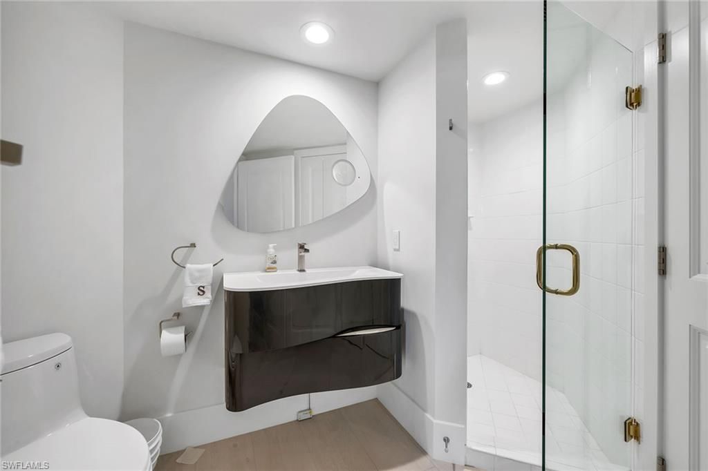 6597 Nicholas Blvd, Unit 401, Naples, FL 34108 Photo