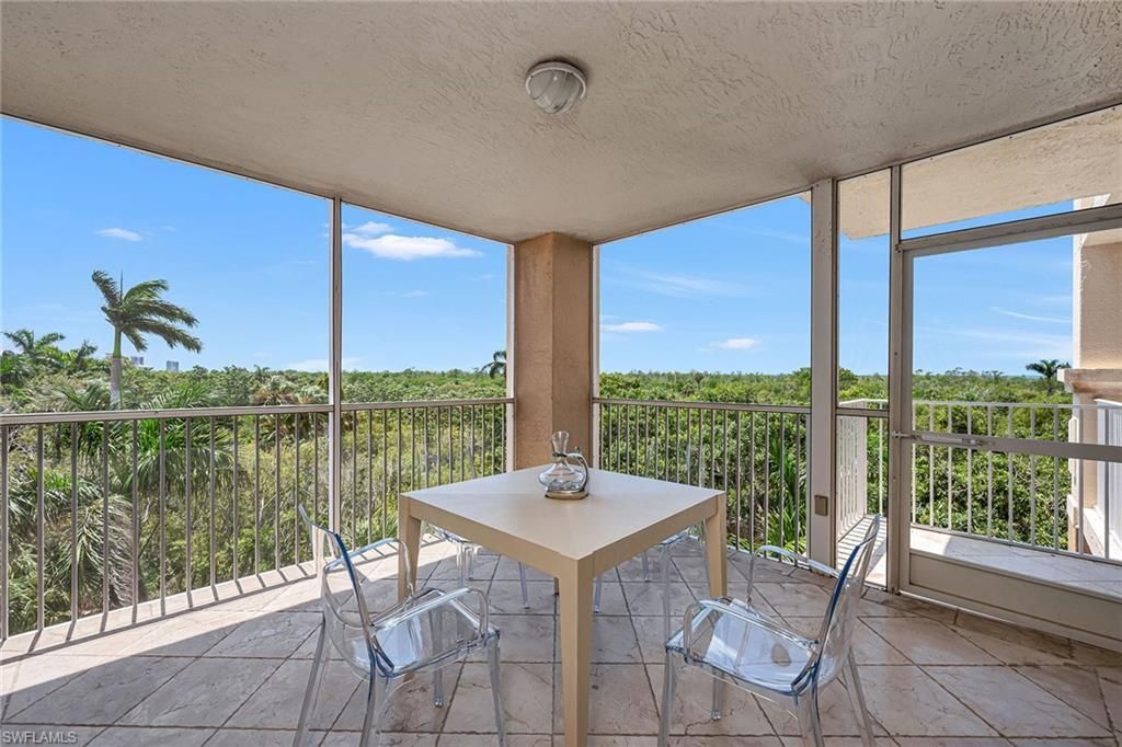 6597 Nicholas Blvd, Unit 401, Naples, FL 34108 Photo
