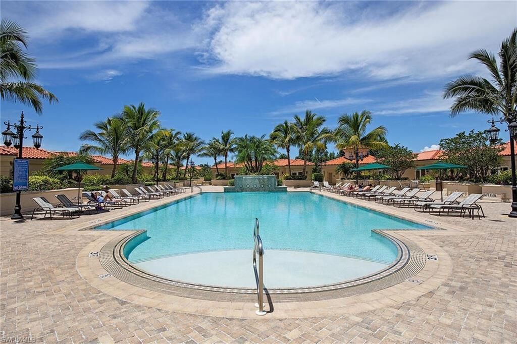 6597 Nicholas Blvd, Unit 401, Naples, FL 34108 Photo