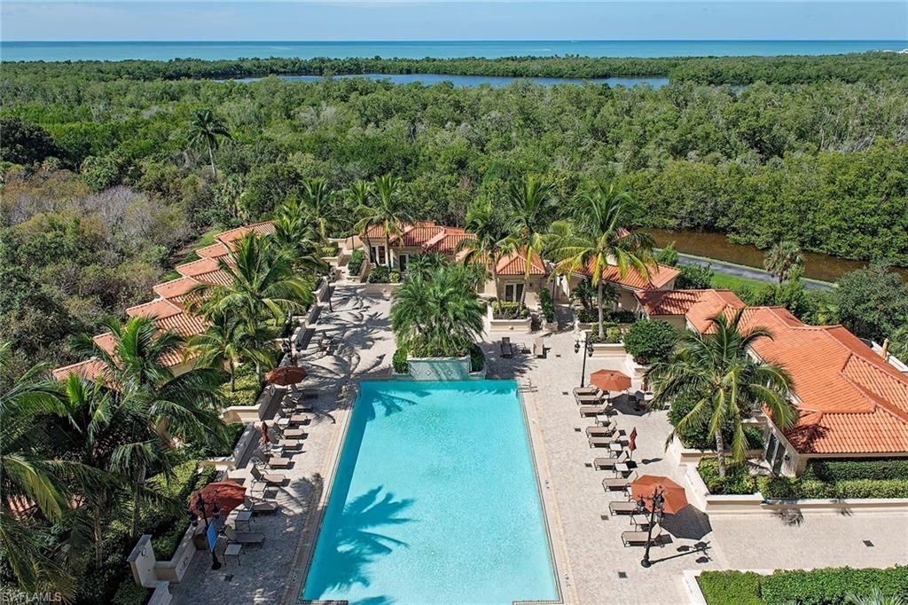 6597 Nicholas Blvd, Unit 401, Naples, FL 34108 Photo