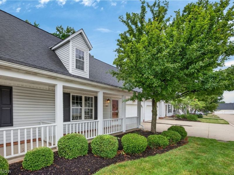 5005 Bar Harbor Lane, Unit 5005, Stow, OH 44224 Photo 2