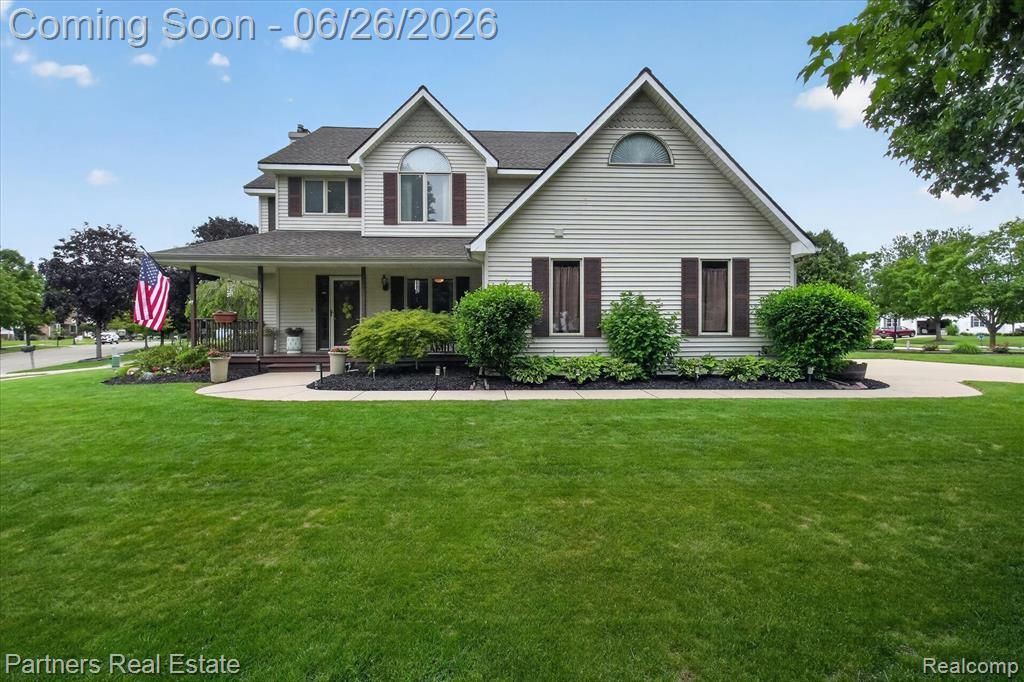 627 W Caledonia Street, Howell, MI 48843 Main Photo