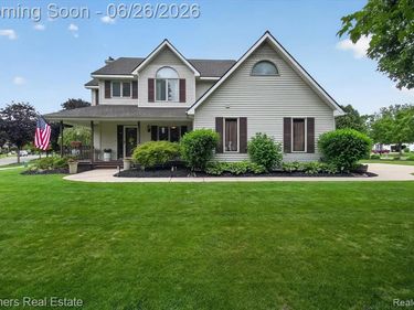 627 W Caledonia Street, Howell, MI 48843