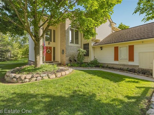7105 Winding Brook Court, West Bloomfield Twp, MI 48322