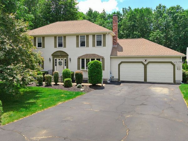 60 Forest View Dr, Millville, MA 01529