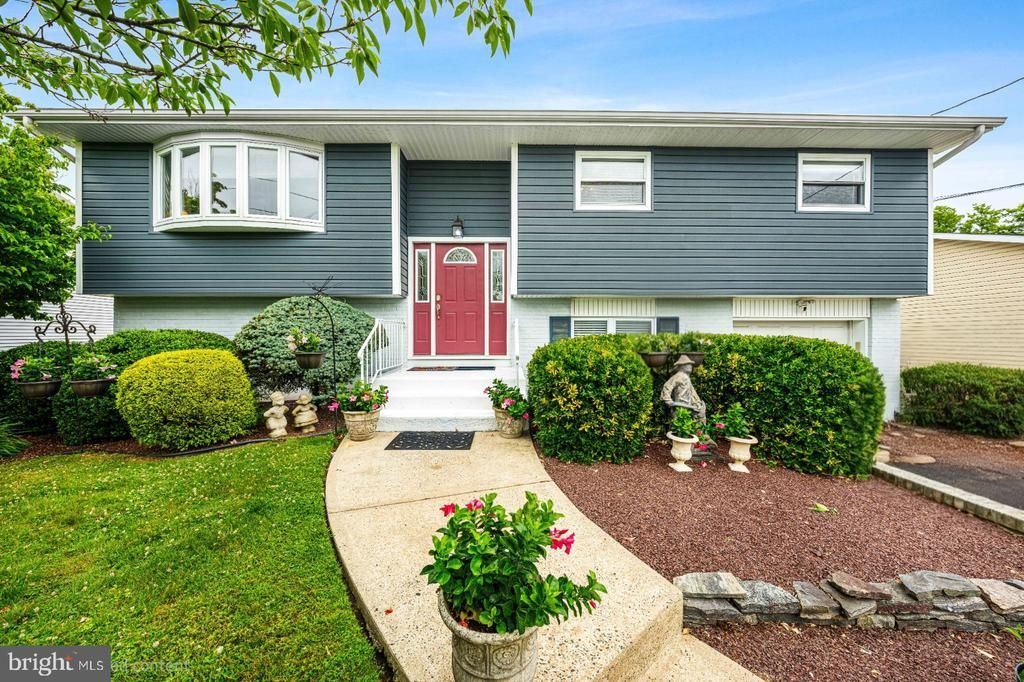 8 Dan Road, Hamilton, NJ 08620 Main Photo