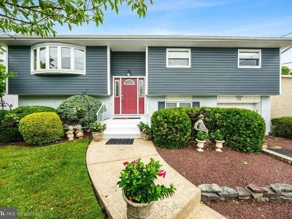 8 DAN ROAD, HAMILTON, NJ 08620