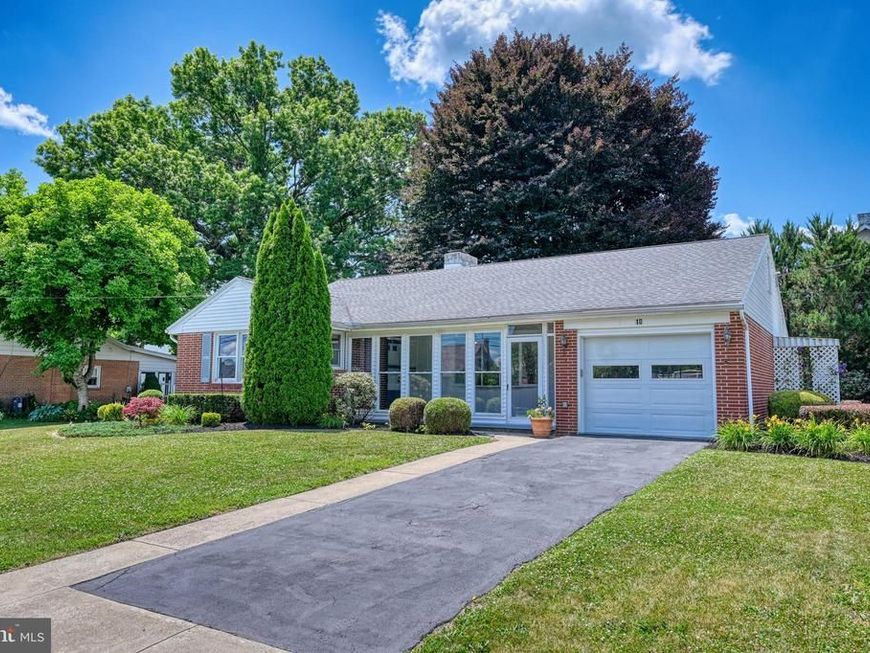 10 E Lincoln Avenue , Robesonia, PA 19551 Main Photo