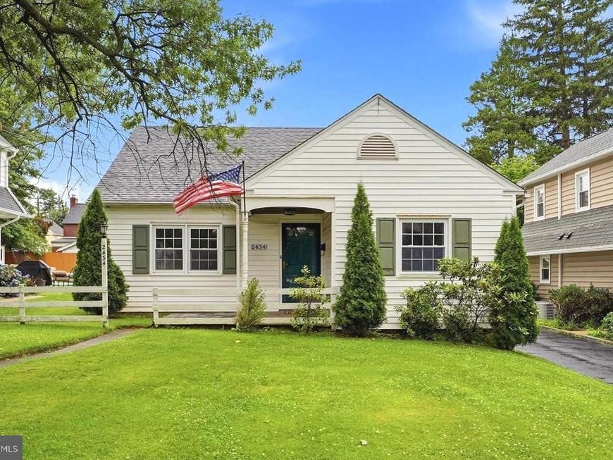 2434 Merwood Lane, Havertown, PA 19083 Main Photo