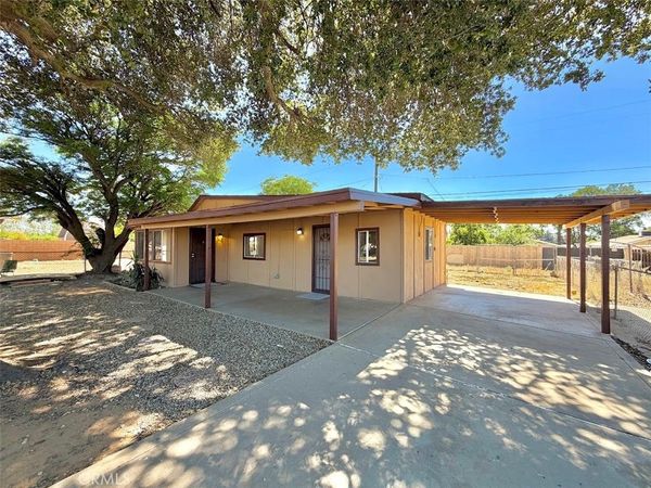 925 Chestnut Avenue, Beaumont, CA 92223