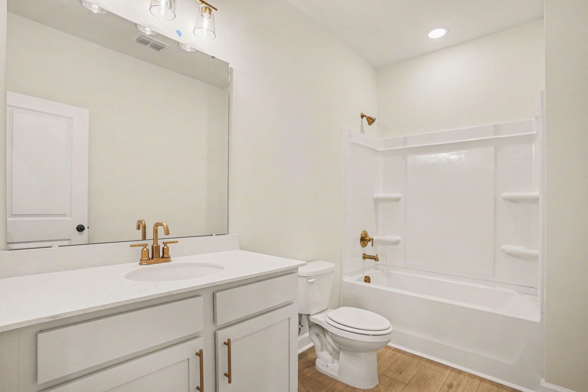 979 Triton Ave.  Photo 20