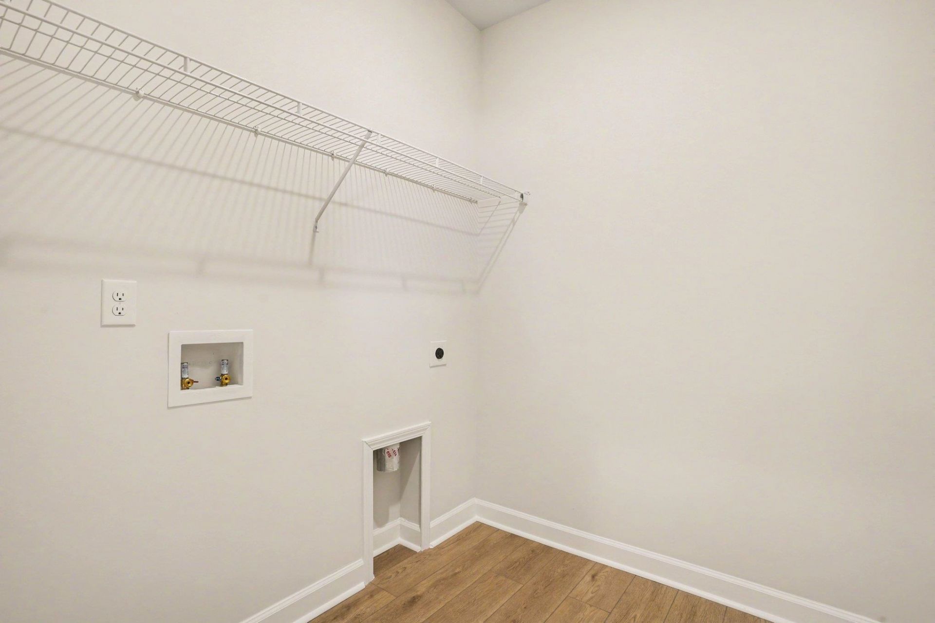 979 Triton Ave.  Photo 25