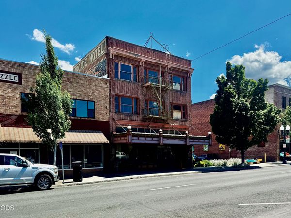 1028 Main Street, Klamath Falls, OR 97601