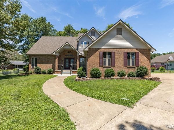 532 Loretta Court , Farmington, MO 63640