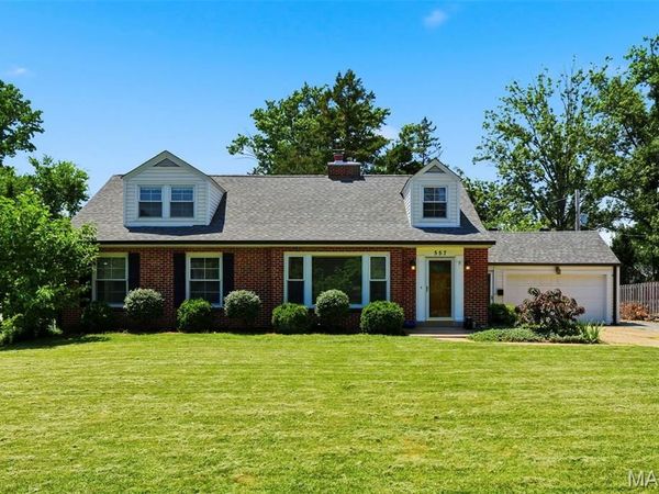 557 N Woodlawn Avenue , Kirkwood, MO 63122