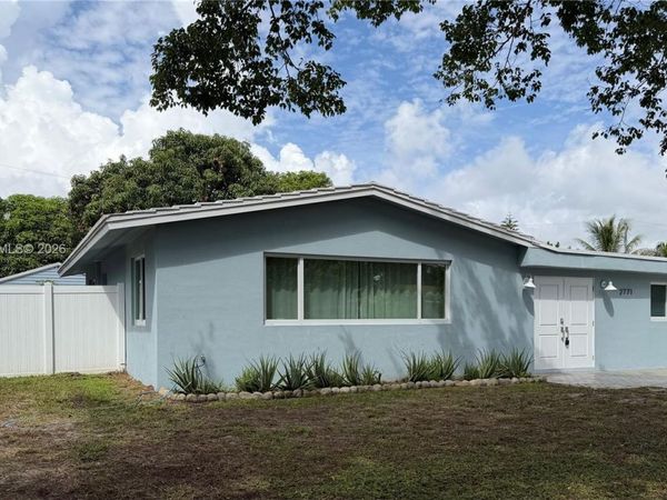 2771 NE 2nd Ter , Pompano Beach, FL 33064
