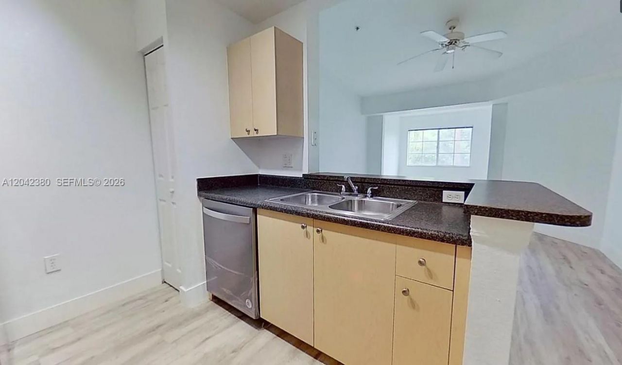 2544 Centergate Dr , Unit 303, Miramar, FL 33025 Photo