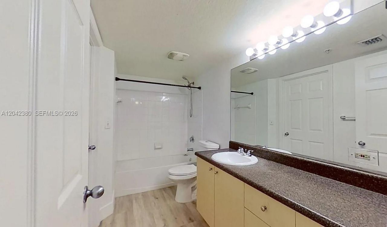2544 Centergate Dr , Unit 303, Miramar, FL 33025 Photo