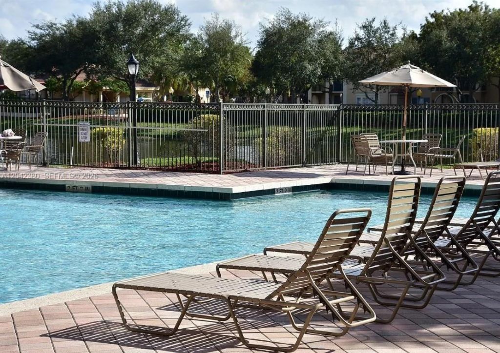 2544 Centergate Dr , Unit 303, Miramar, FL 33025 Photo