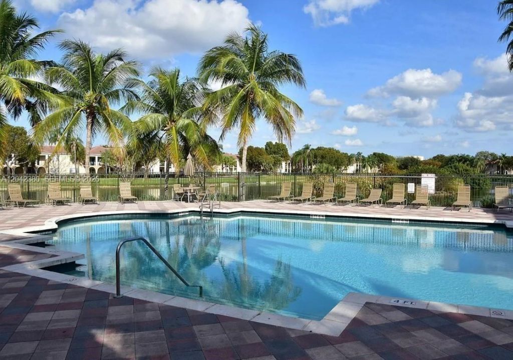 2544 Centergate Dr , Unit 303, Miramar, FL 33025 Photo