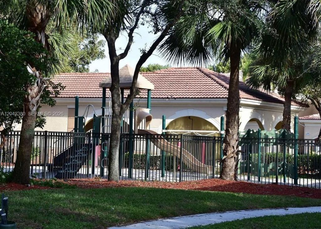 2544 Centergate Dr , Unit 303, Miramar, FL 33025 Photo