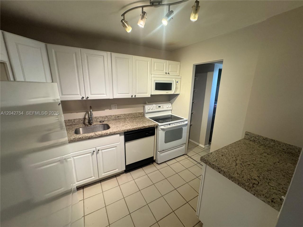 7910 Colony Cir N, Unit 304, Tamarac, FL 33321 Photo