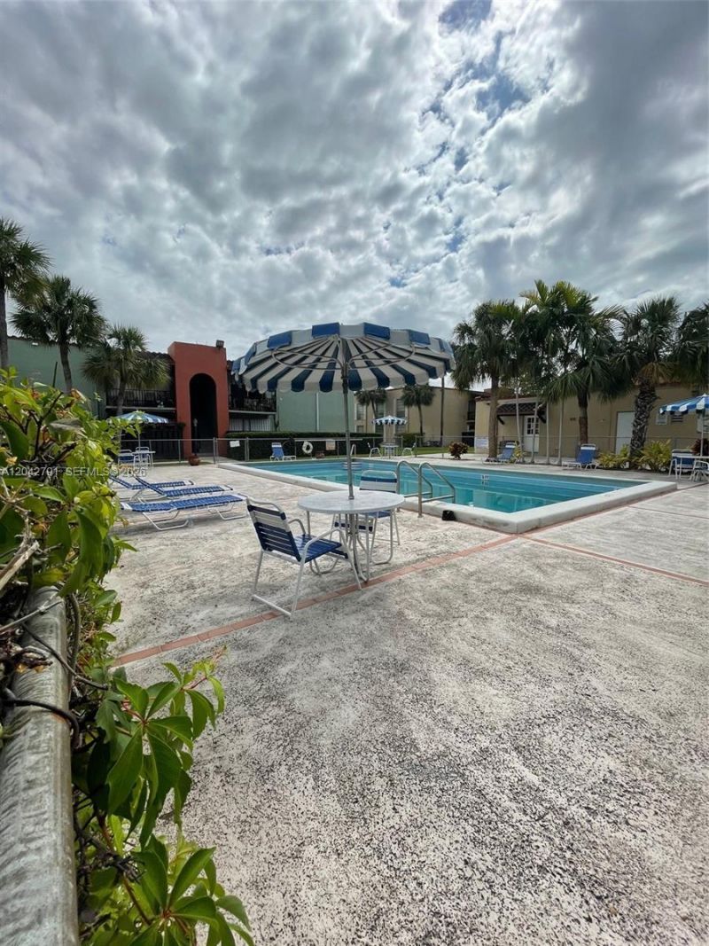 10832 SW 88th St , Unit U13, Miami, FL 33176 Photo