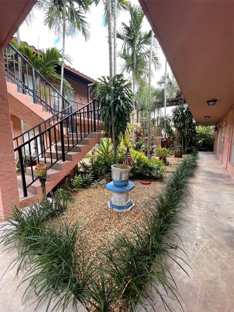 10832 SW 88th St , Unit U13, Miami, FL 33176 Photo
