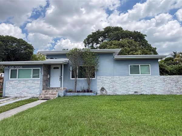 271 NW 147th St , Miami, FL 33168