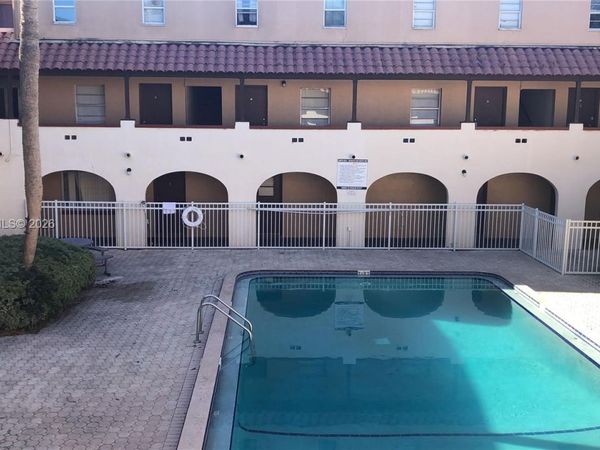 914 SW 8th Avenue, Unit 57, Gainesville, FL 32601