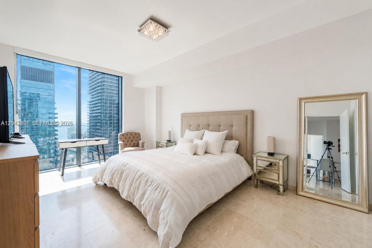 88 SW 7 Street, Unit 3403, Miami, FL 33130 Photo