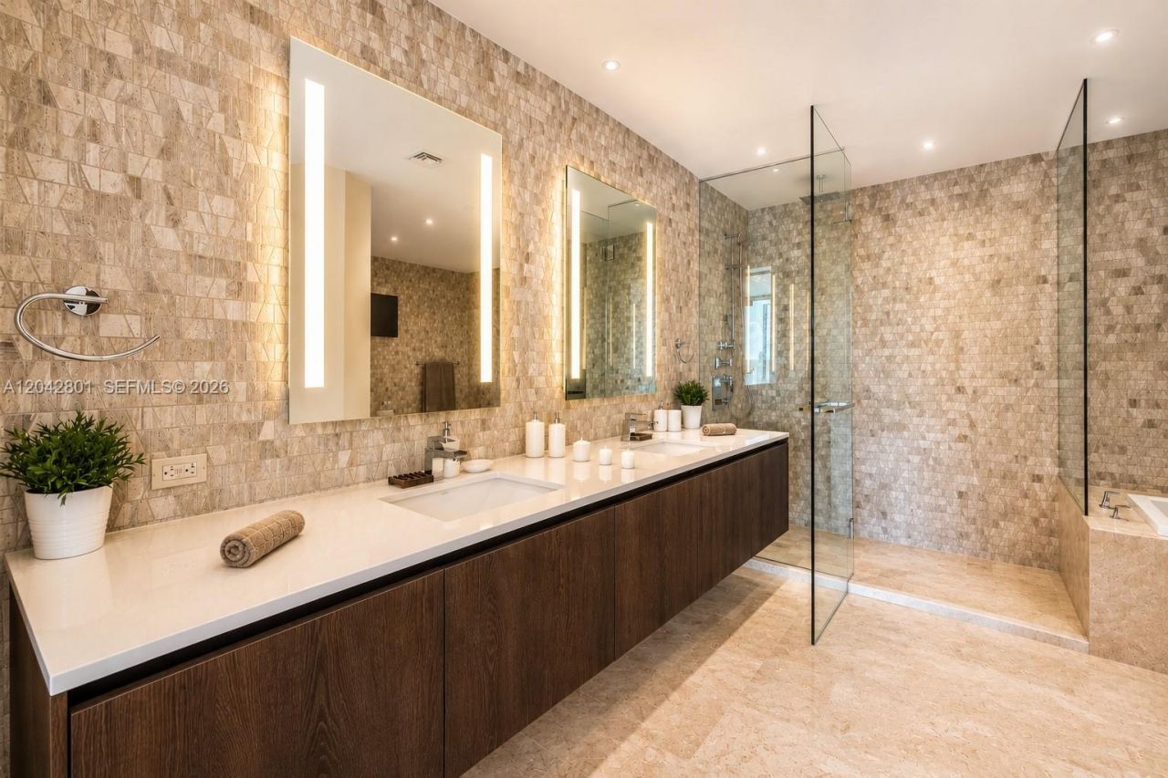 88 SW 7 Street, Unit 3403, Miami, FL 33130 Photo