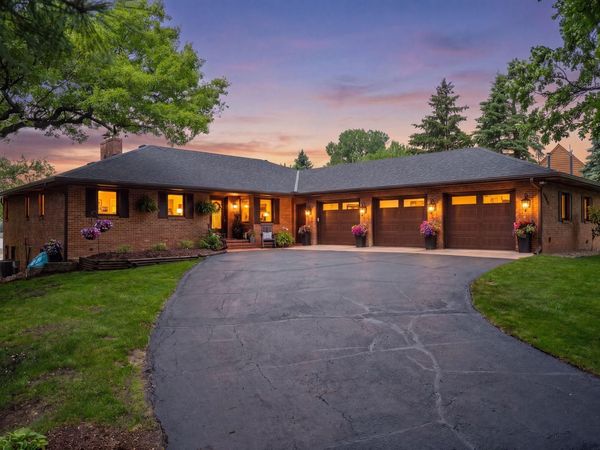 15600 Logarto Lane, Burnsville, MN 55306