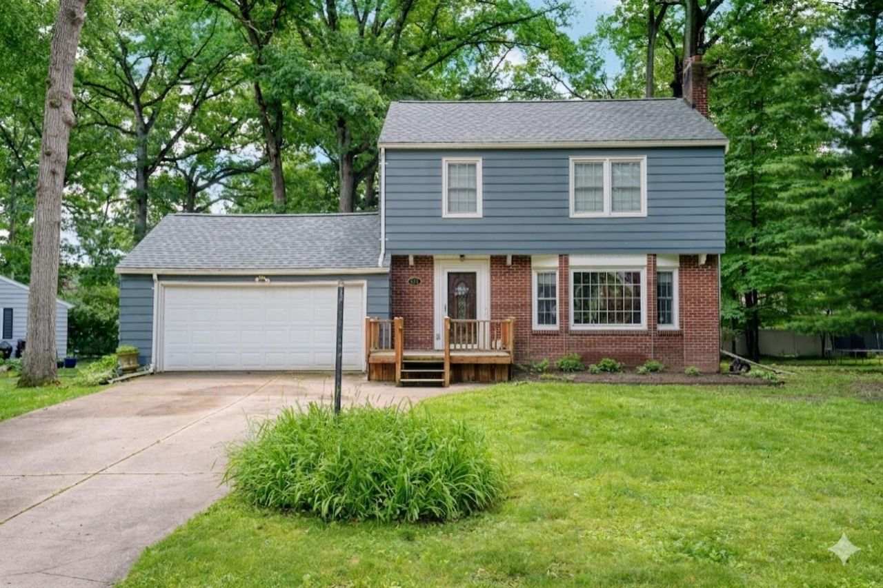 907 Westwood Boulevard, Jackson, MI 49203 Main Photo