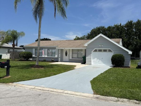 1921 SE Oxmoor Terrace, Port St. Lucie, FL 34952