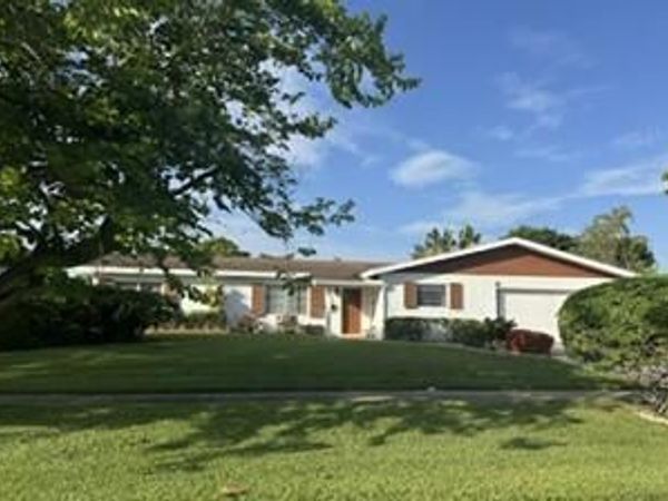 536 Oyster Road, North Palm Beach, FL 33408