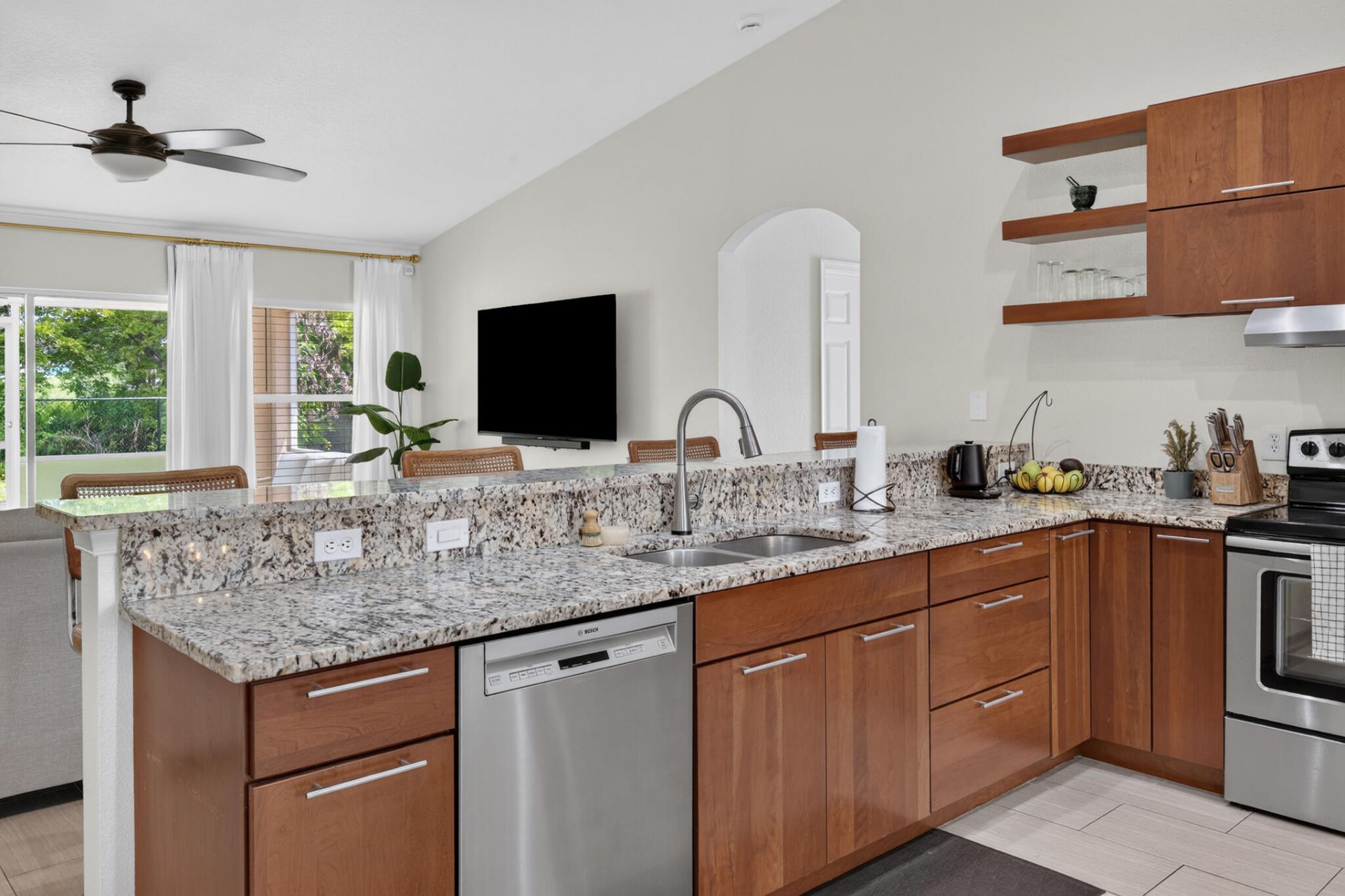 516 SE Crosspoint Drive, Port Saint Lucie, FL 34983 Photo