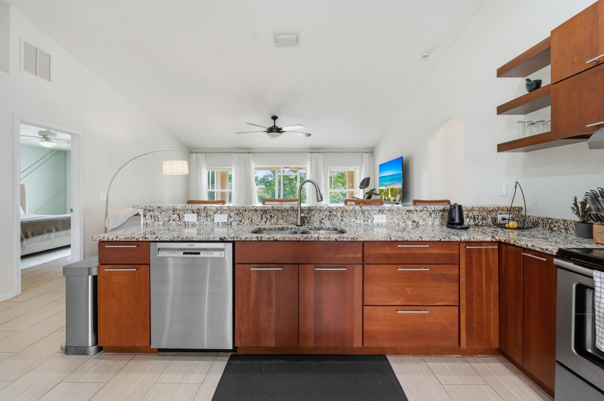 516 SE Crosspoint Drive, Port Saint Lucie, FL 34983 Photo