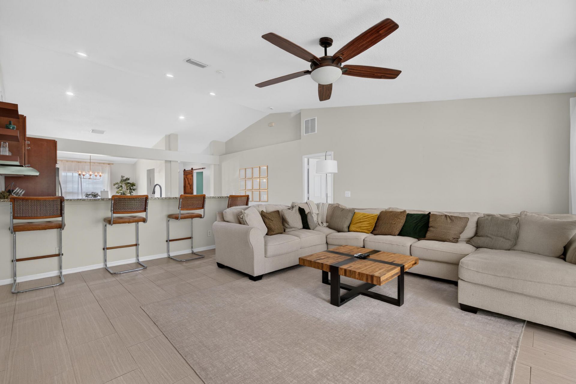 516 SE Crosspoint Drive, Port Saint Lucie, FL 34983 Photo