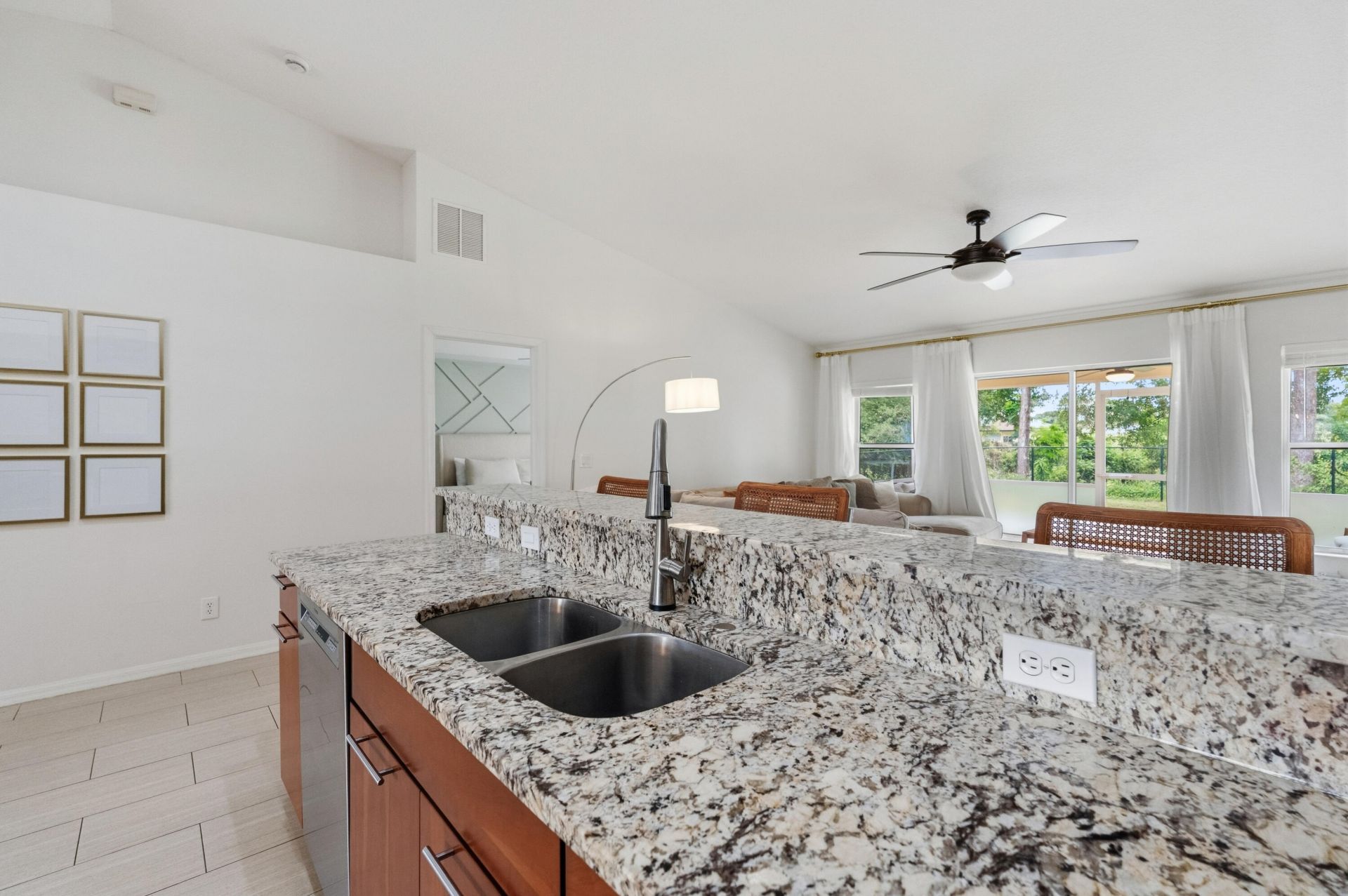516 SE Crosspoint Drive, Port Saint Lucie, FL 34983 Photo