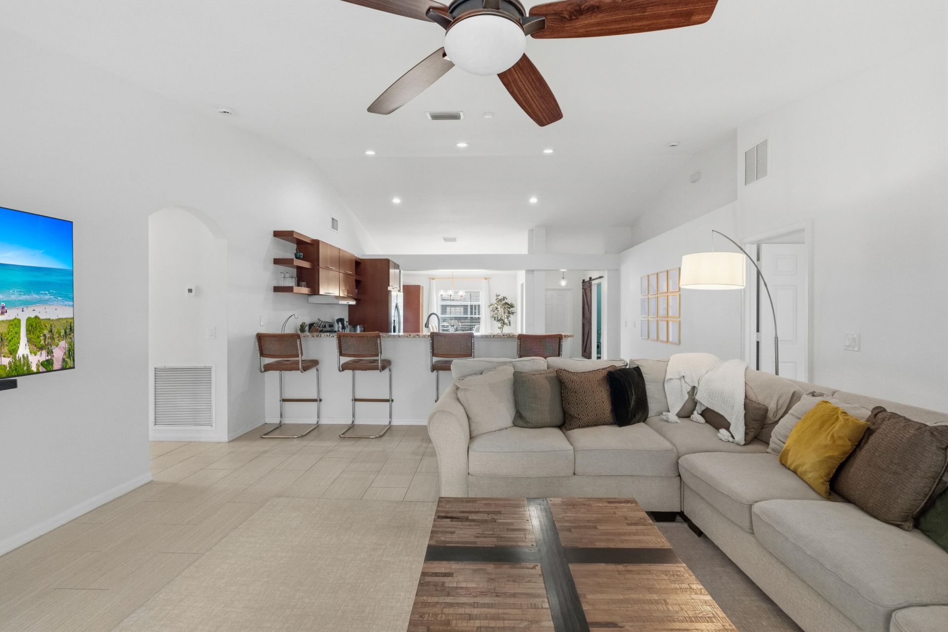 516 SE Crosspoint Drive, Port Saint Lucie, FL 34983 Photo